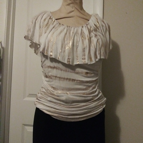 Woman's clothing - Picture 3 of 3